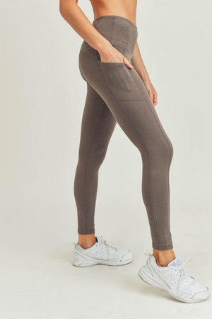 Micro-Ribbed Swoop Back High-Waisted Pocket Leggings - Cocoa