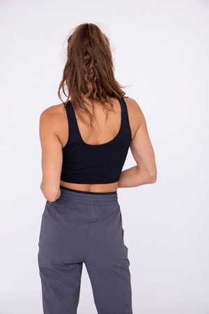 Essential Elongated Sports Bra - Black